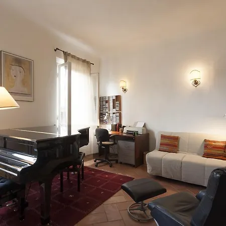Grand Piano فلورنس